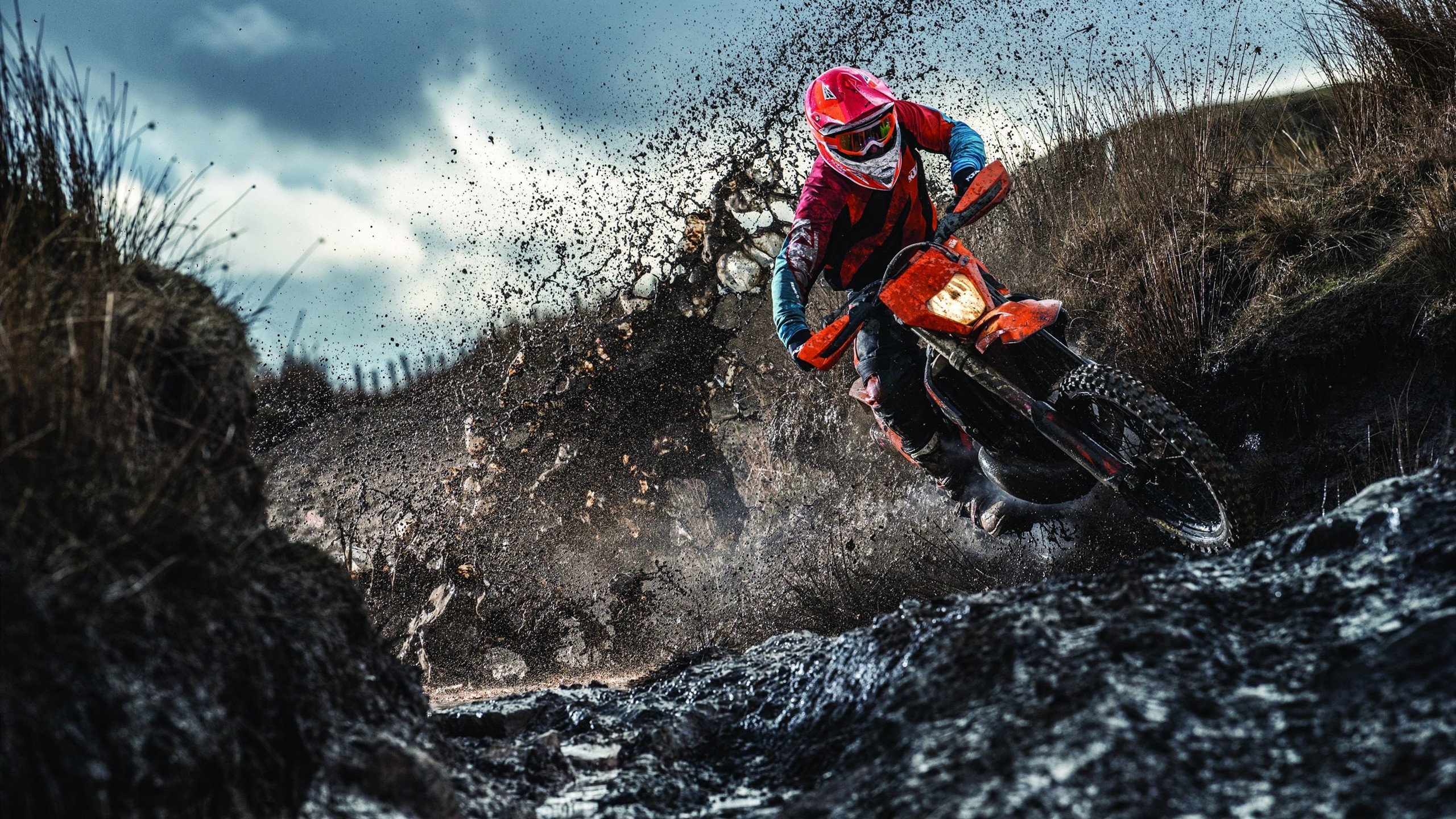 经典逆转：五大联赛中令人难忘的逆境翻盘，经典逆转比赛 天下足球