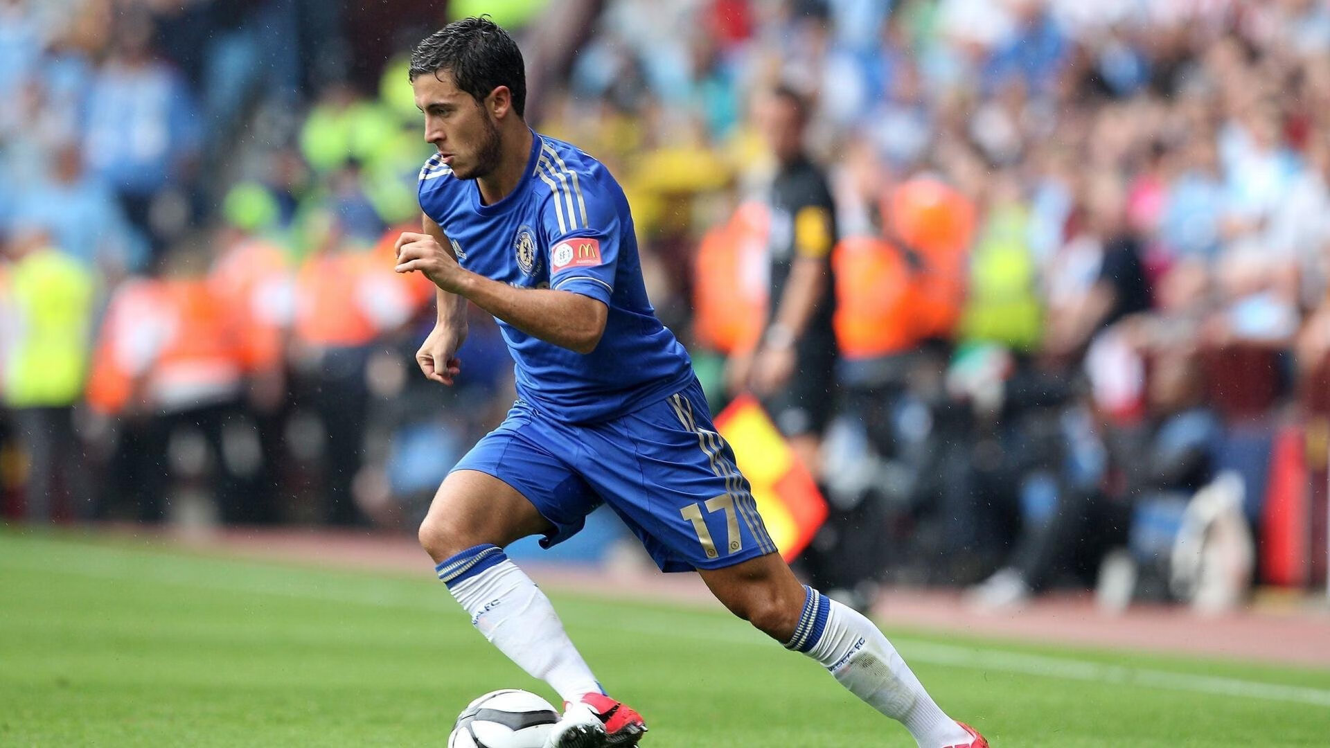 字母哥篮板抢夺积极展现统治力，字母哥篮板能力